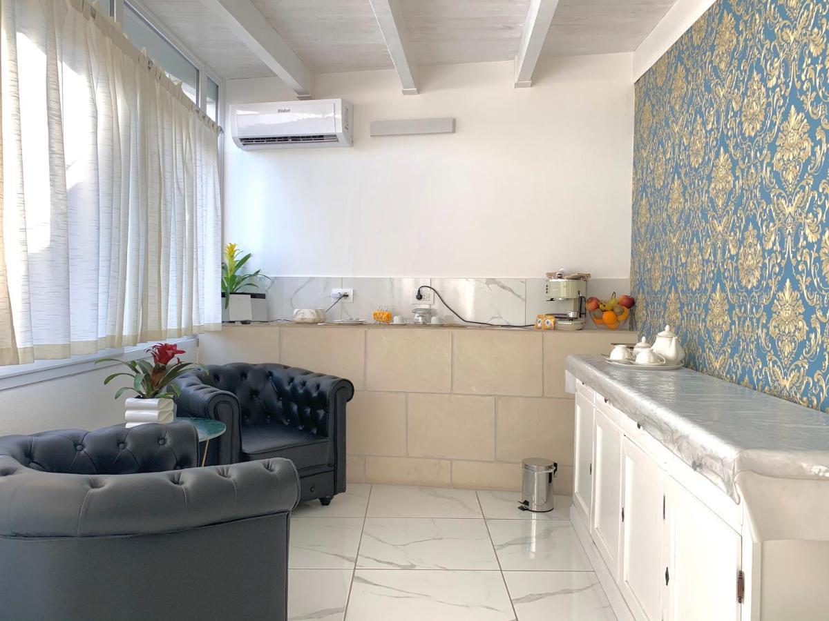 Dimora San Biagio Suites&Apartment Лече Екстериор снимка