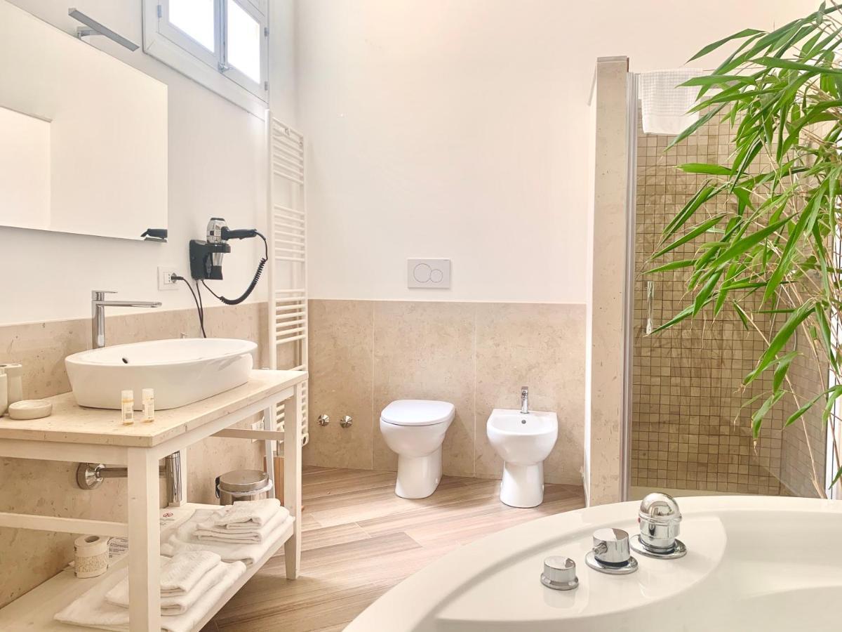 Dimora San Biagio Suites&Apartment Лече Екстериор снимка