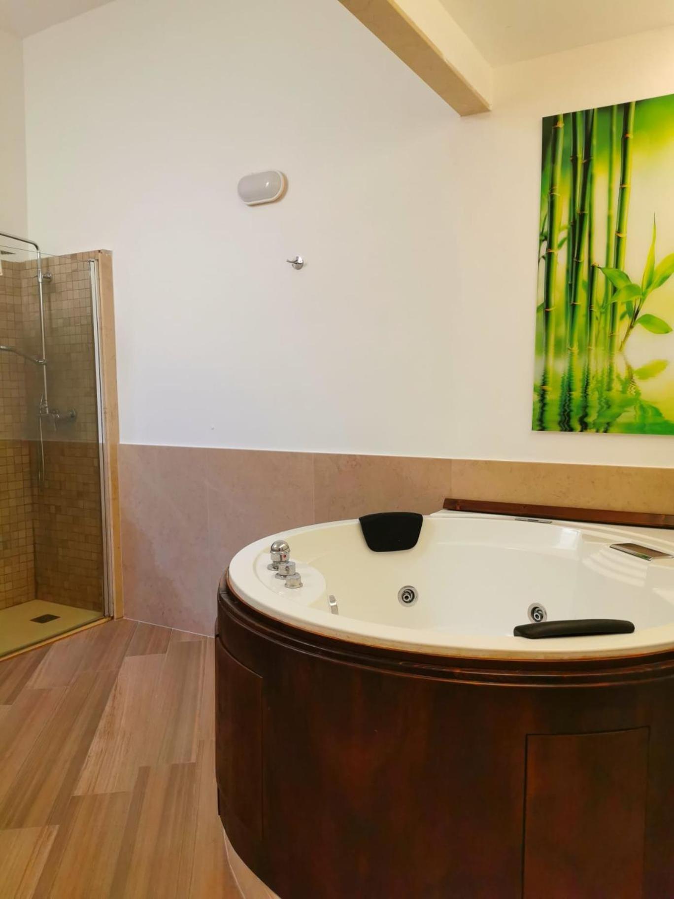 Dimora San Biagio Suites&Apartment Лече Екстериор снимка